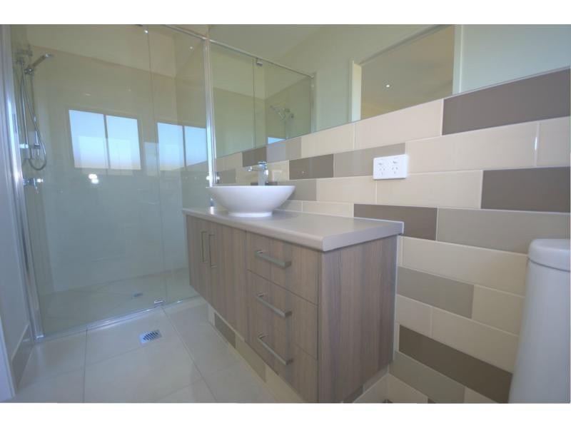 3 TARWHINE Place, BRIGHTWATER, Mountain Creek QLD 4557