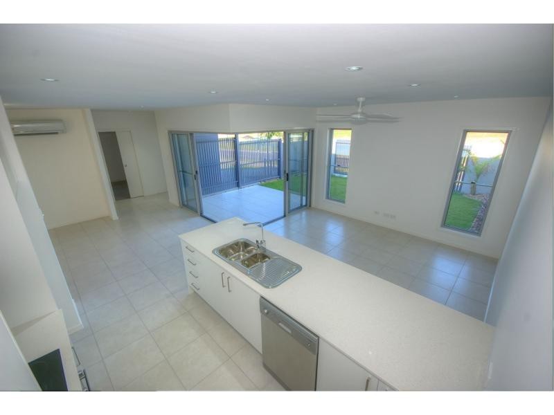 3 TARWHINE Place, BRIGHTWATER, Mountain Creek QLD 4557