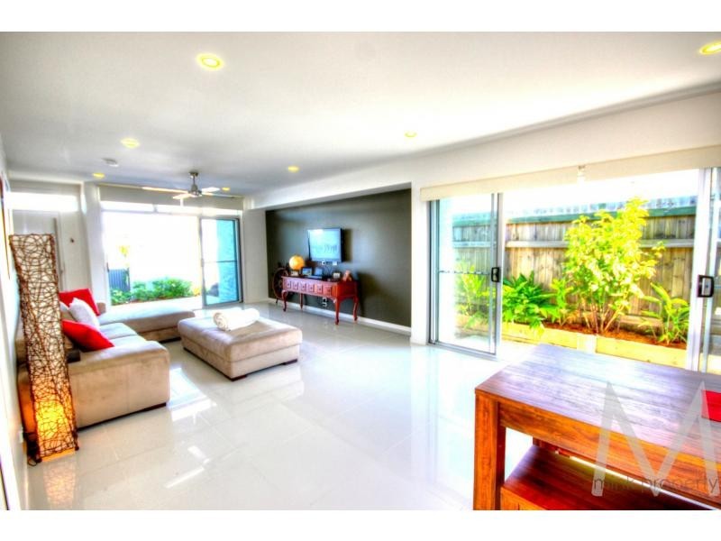 6 Osmanthus Court, Brightwater, Mountain Creek QLD 4557