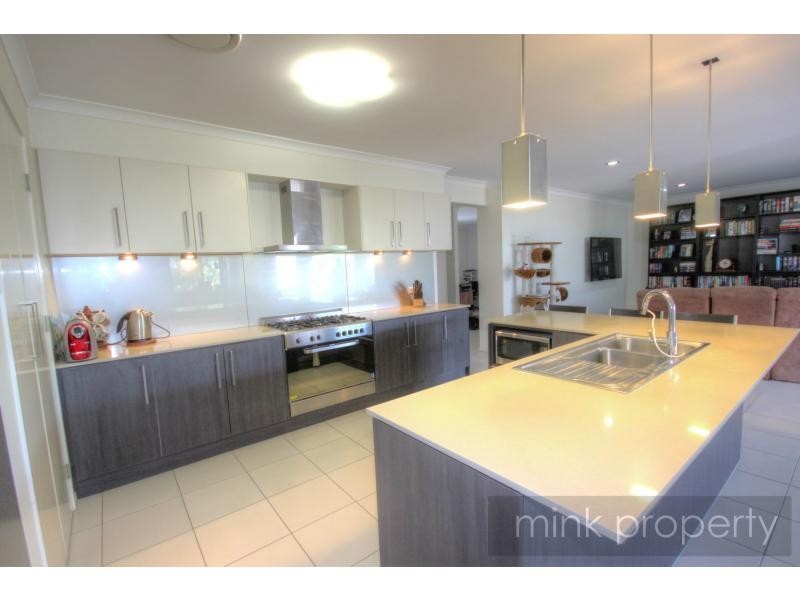 16 Kurrimine Crescent, BRIGHTWATER, Mountain Creek QLD 4557