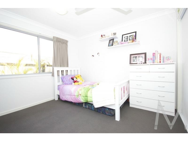 21 Riverstone Crescent, Ivadale Lakes, Little Mountain QLD 4551