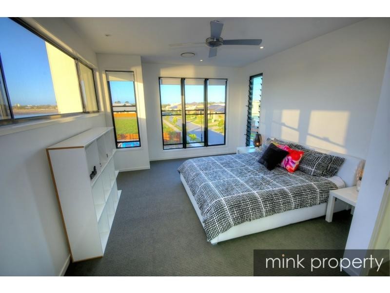 11 LAMATIA Drive, BRIGHTWATER, Mountain Creek QLD 4557