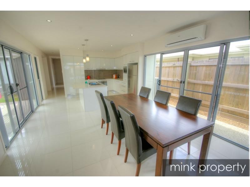 21 Galah Place, BRIGHTWATER, Mountain Creek QLD 4557