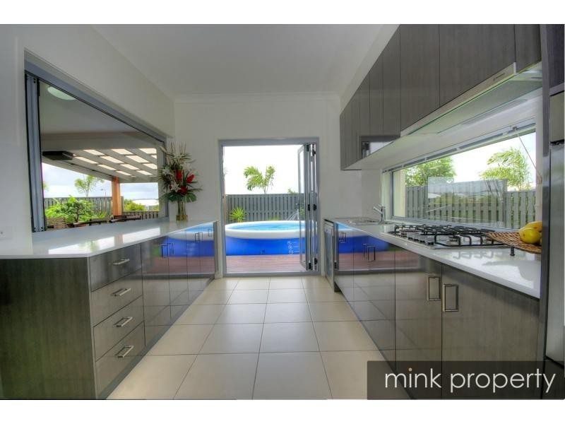 1 Tibouchina Street, BRIGHTWATER, Mountain Creek QLD 4557