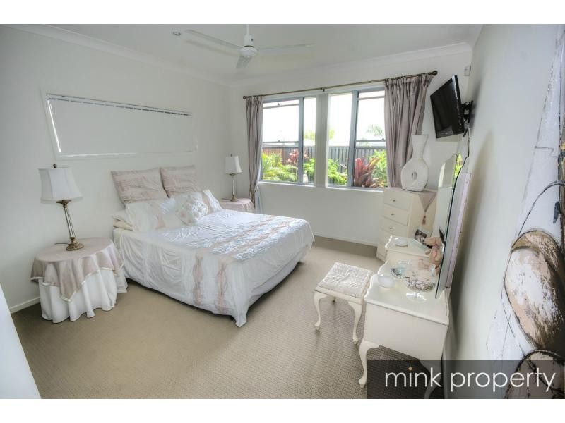 1 Tibouchina Street, BRIGHTWATER, Mountain Creek QLD 4557