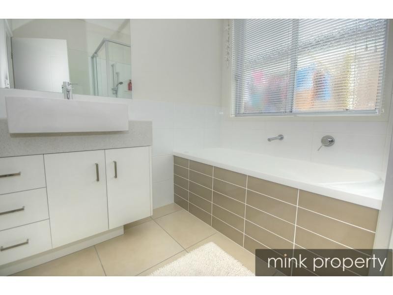 1 Tibouchina Street, BRIGHTWATER, Mountain Creek QLD 4557