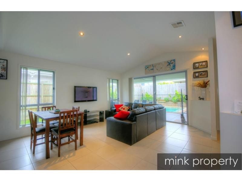 5 Quinine Crescent, BRIGHTWATER, Mountain Creek QLD 4557