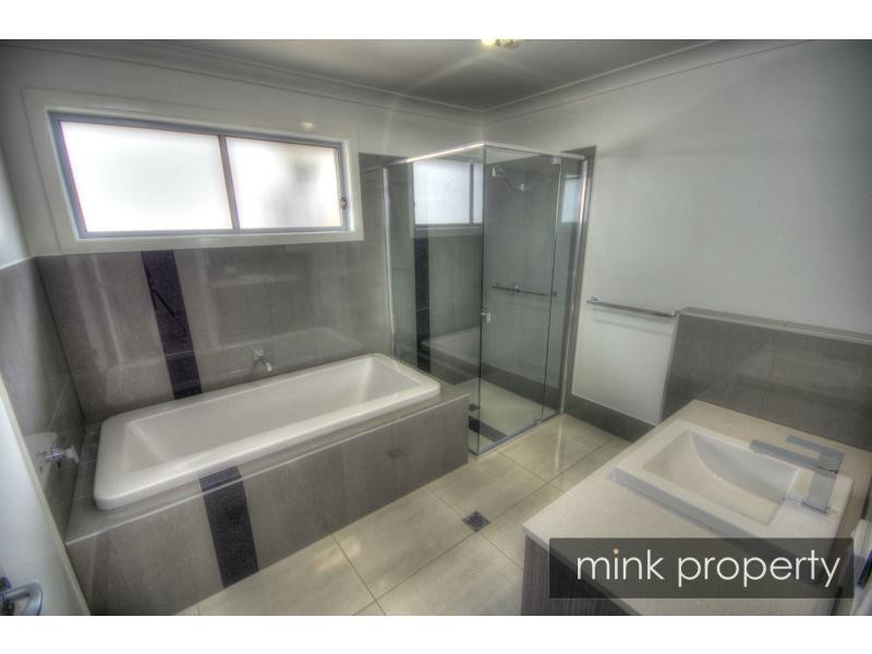 16 QUININIE Crescent, BRIGHTWATER, Mountain Creek QLD 4557