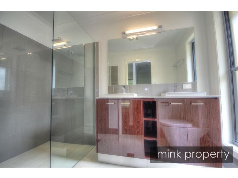 16 QUININIE Crescent, BRIGHTWATER, Mountain Creek QLD 4557