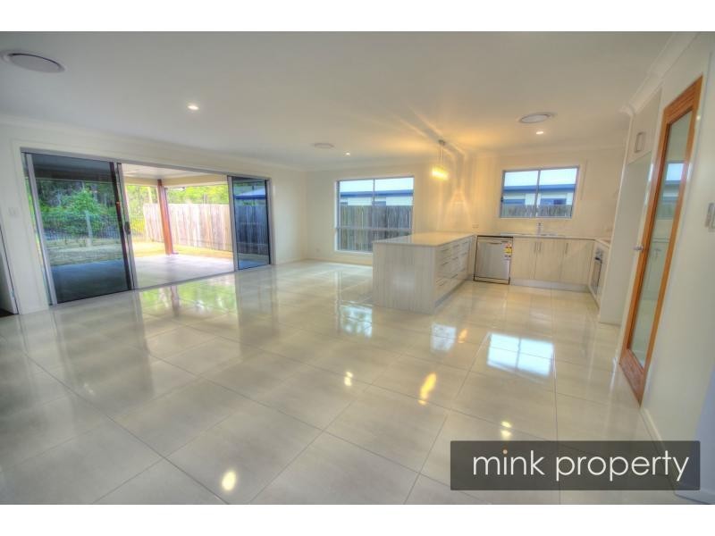 16 QUININIE Crescent, BRIGHTWATER, Mountain Creek QLD 4557