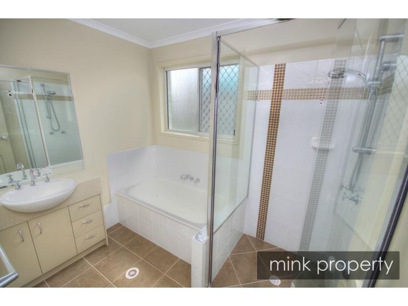 9 Calais Court, Kuluin QLD 4558