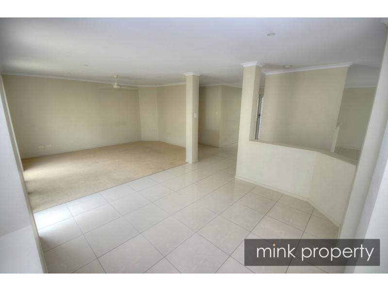 9 Calais Court, Kuluin QLD 4558