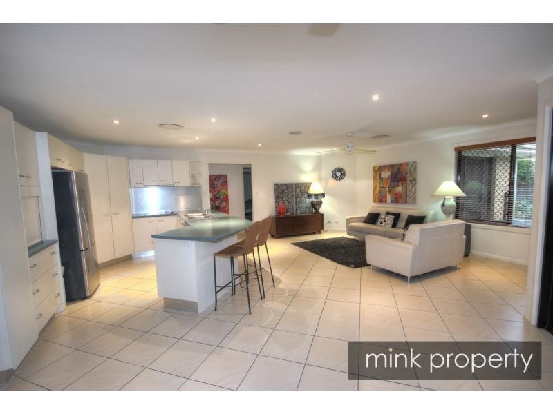 7 Kristen Close, Mountain Creek QLD 4557