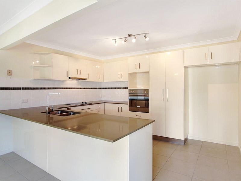 13 Skua Place, Brightwater, Mountain Creek QLD 4557