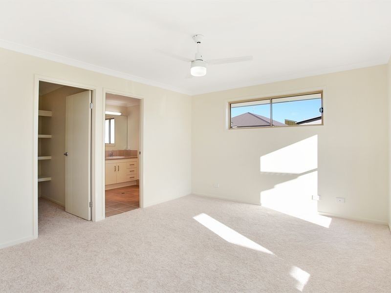 13 Skua Place, Brightwater, Mountain Creek QLD 4557