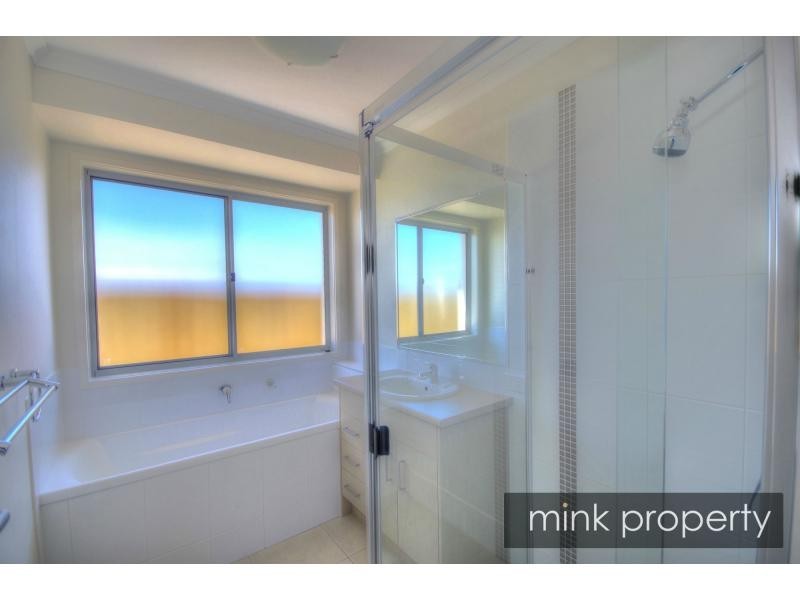 6 Sweetlip Circuit, Brightwater, Mountain Creek QLD 4557