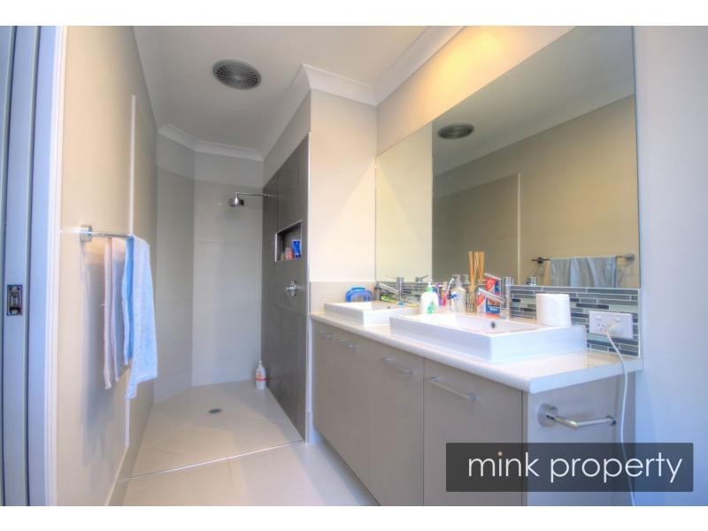 44 Hillsborough Circuit, BRIGHTWATER, Mountain Creek QLD 4557