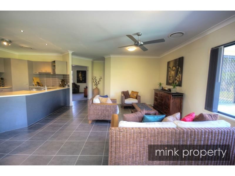 17 Maidenhair Drive, Woodgrove, Beerwah QLD 4519