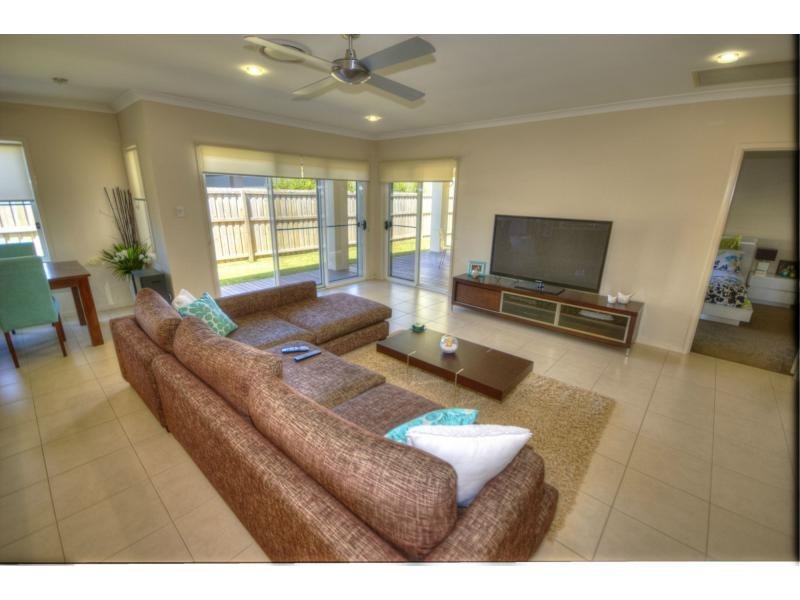 29 MYRTLE Place, BRIGHTWATER, Mountain Creek QLD 4557