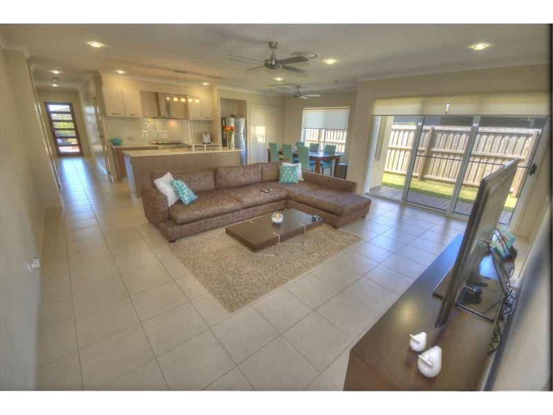 29 MYRTLE Place, BRIGHTWATER, Mountain Creek QLD 4557