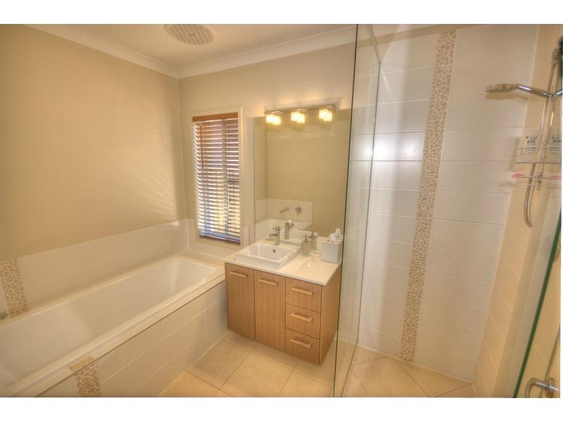 29 MYRTLE Place, BRIGHTWATER, Mountain Creek QLD 4557