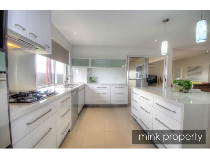 31 Mackerel Street, BRIGHTWATER, Mountain Creek QLD 4557