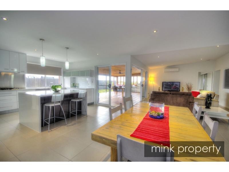 31 Mackerel Street, BRIGHTWATER, Mountain Creek QLD 4557