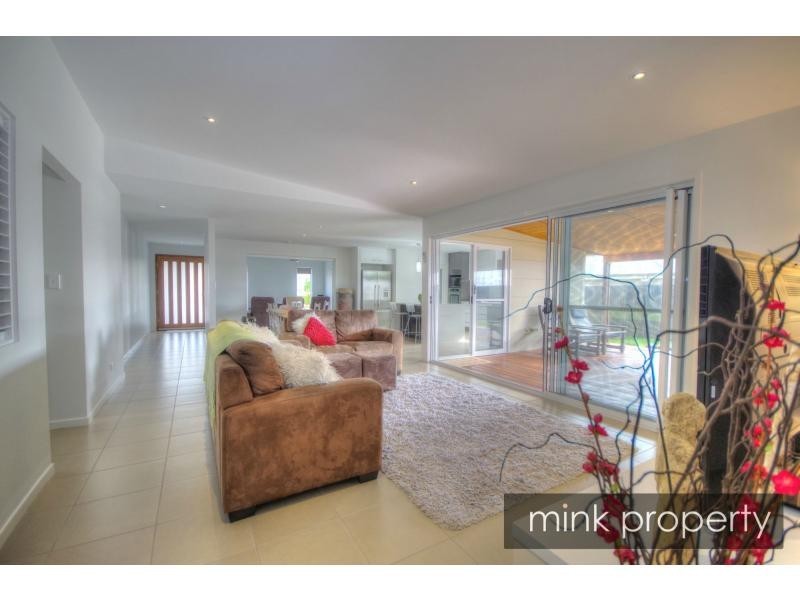 31 Mackerel Street, BRIGHTWATER, Mountain Creek QLD 4557