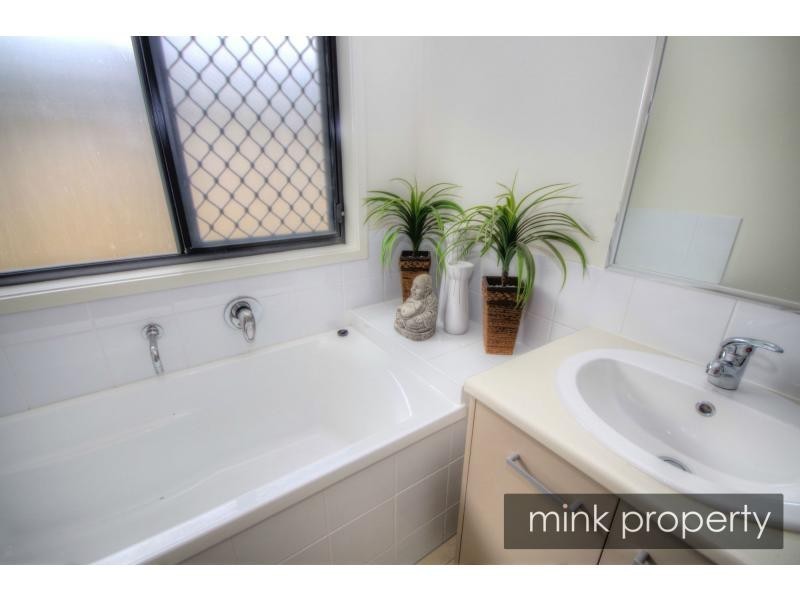 34 Hillsborough Circuit, BRIGHTWATER, Mountain Creek QLD 4557