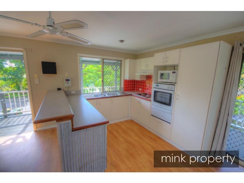 9 Nungo Street, Pacific Paradise QLD 4564