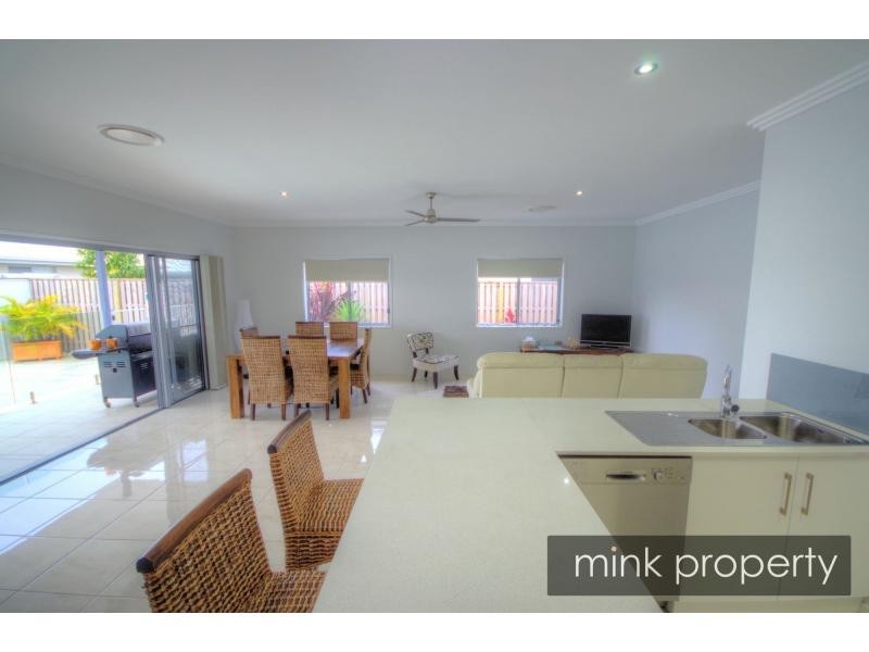 12 Yucca Court, BRIGHTWATER, Mountain Creek QLD 4557