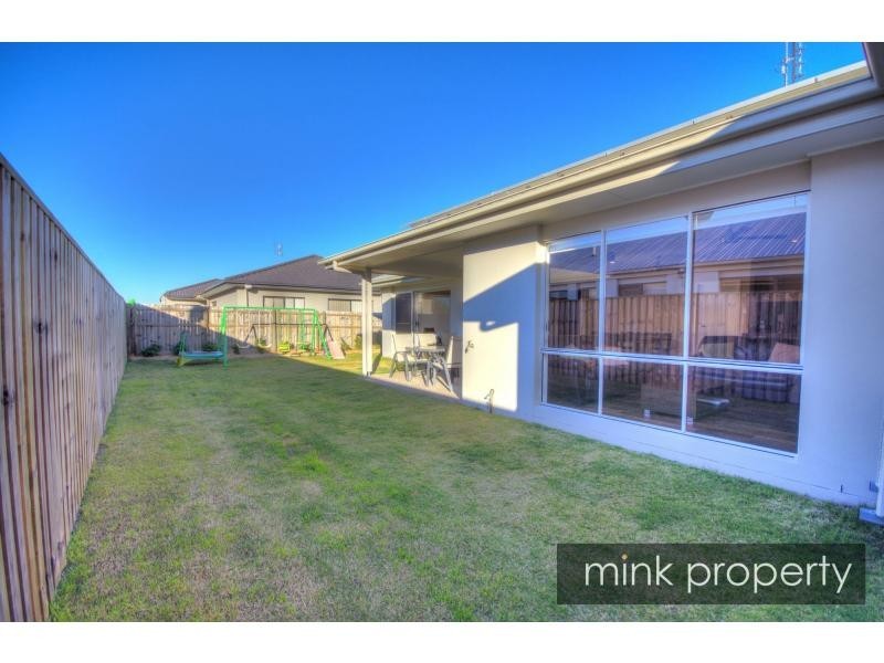 11 Yucca Court, BRIGHTWATER, Mountain Creek QLD 4557