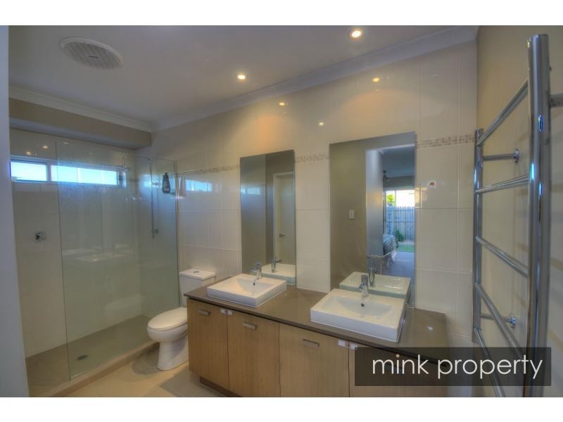 11 Yucca Court, BRIGHTWATER, Mountain Creek QLD 4557