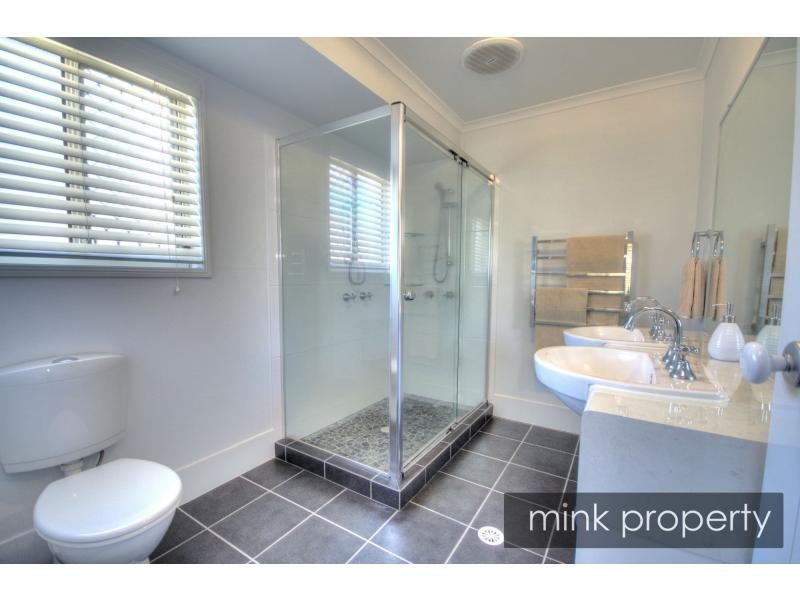 3 Flindersia Place, BRIGHTWATER, Mountain Creek QLD 4557