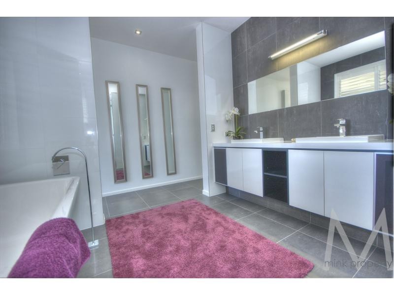 12 SWEEP COURT, BIRTINYA ISLAND, Birtinya QLD 4575