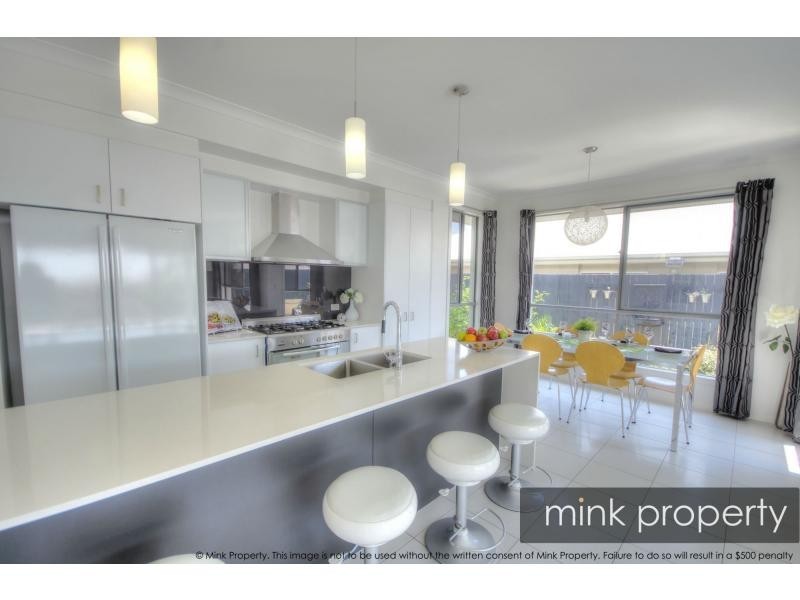 19 Galah Place, BRIGHTWATER, Mountain Creek QLD 4557