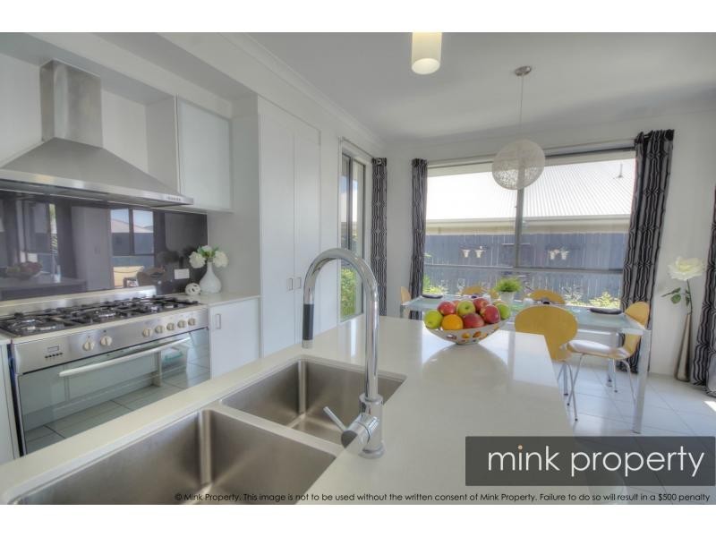19 Galah Place, BRIGHTWATER, Mountain Creek QLD 4557