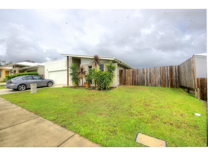 4 Robur Crescent, BRIGHTWATER, Mountain Creek QLD 4557