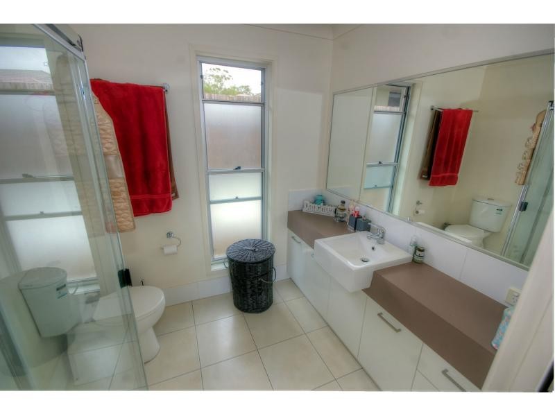 4 Robur Crescent, BRIGHTWATER, Mountain Creek QLD 4557