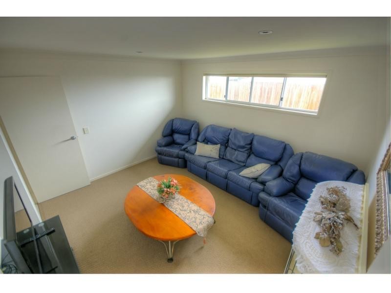 4 Robur Crescent, BRIGHTWATER, Mountain Creek QLD 4557