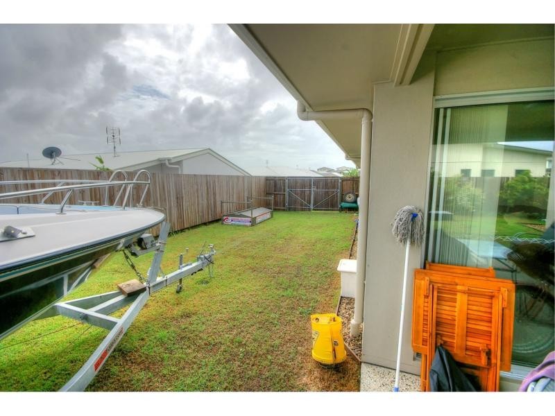 4 Robur Crescent, BRIGHTWATER, Mountain Creek QLD 4557