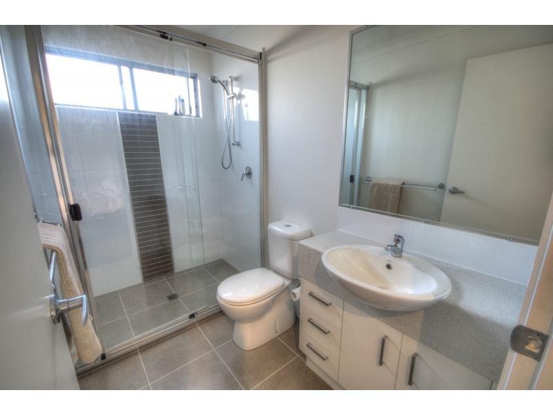 1/8 Holloway Street, BRIGHTWATER, Mountain Creek QLD 4557