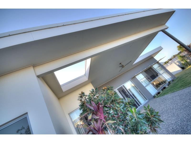 1/8 Holloway Street, BRIGHTWATER, Mountain Creek QLD 4557