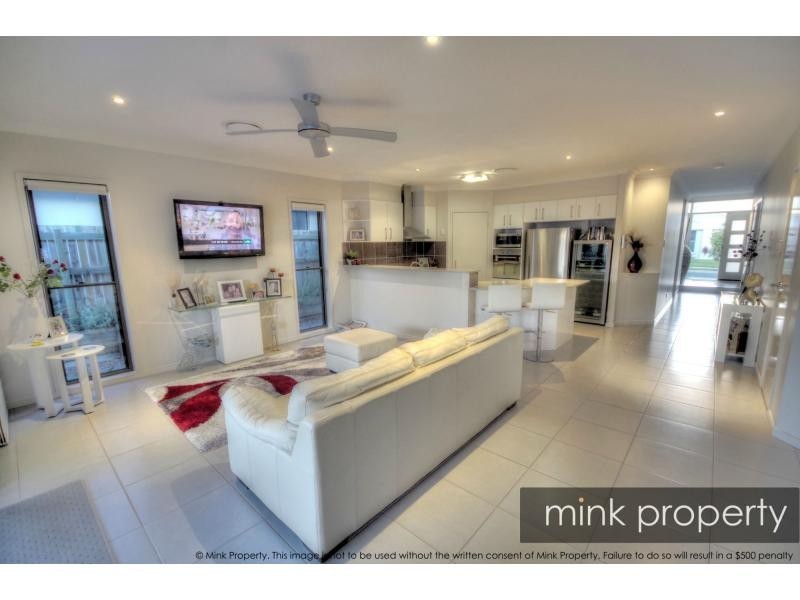 9 Myrtle Place, BRIGHTWATER, Mountain Creek QLD 4557