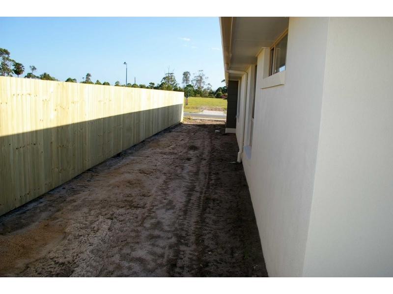 5 Warrego Street, Bellflower Estate, Sippy Downs QLD 4556