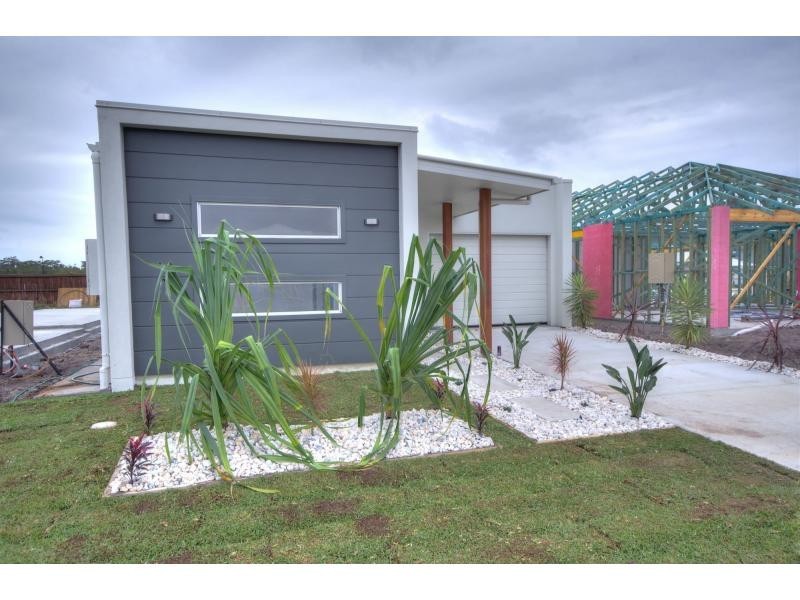 73 Foxtail Circuit, BRIGHTWATER, Mountain Creek QLD 4557