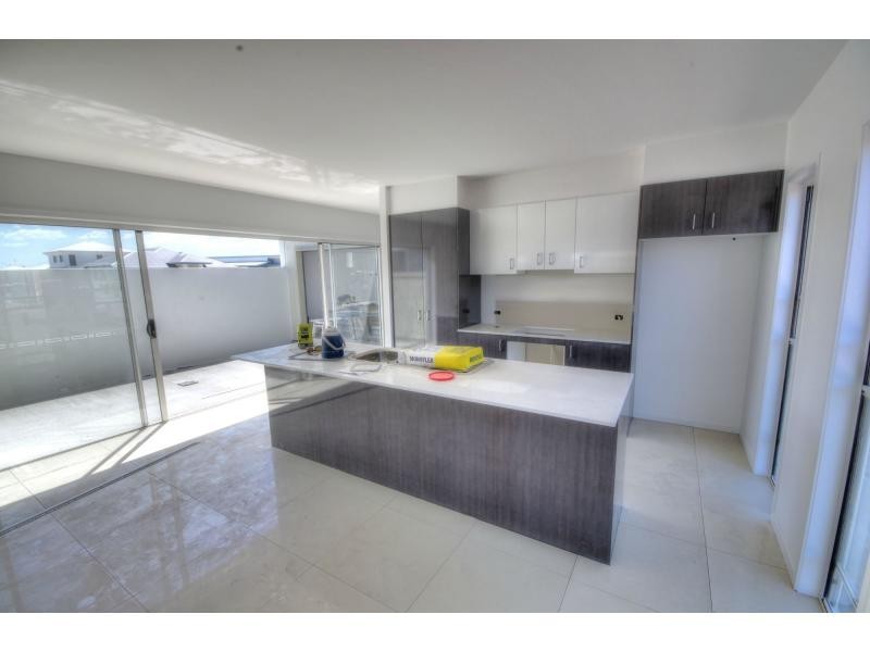 73 Foxtail Circuit, BRIGHTWATER, Mountain Creek QLD 4557