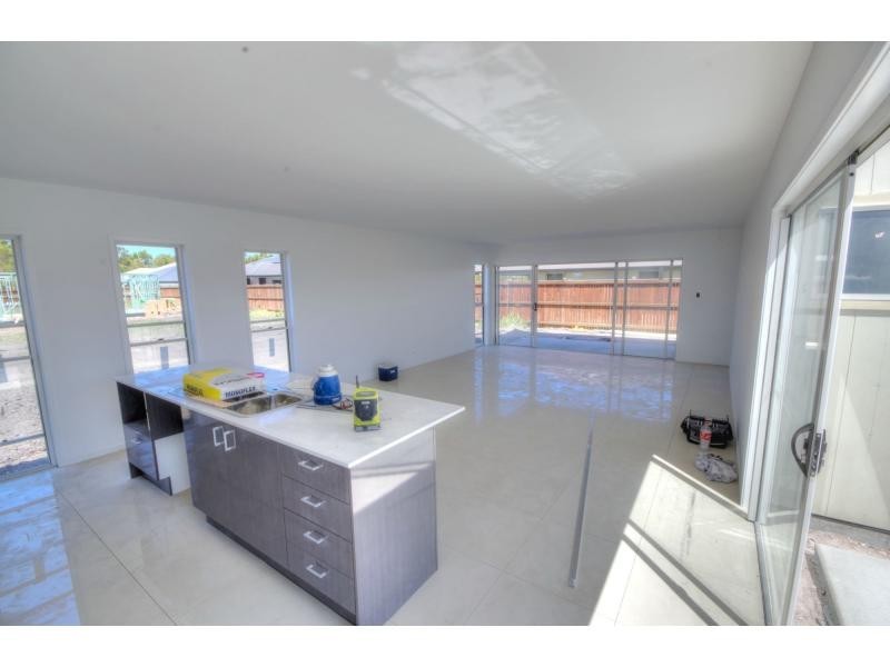 73 Foxtail Circuit, BRIGHTWATER, Mountain Creek QLD 4557