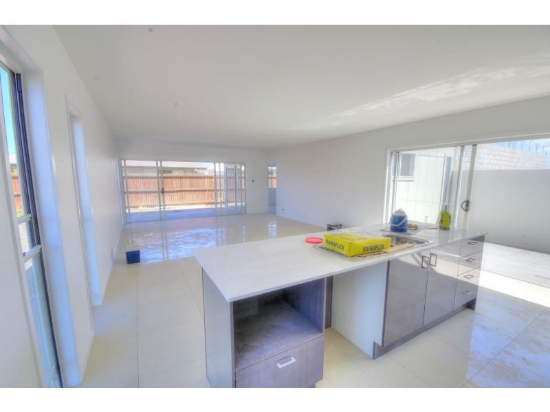 73 Foxtail Circuit, BRIGHTWATER, Mountain Creek QLD 4557