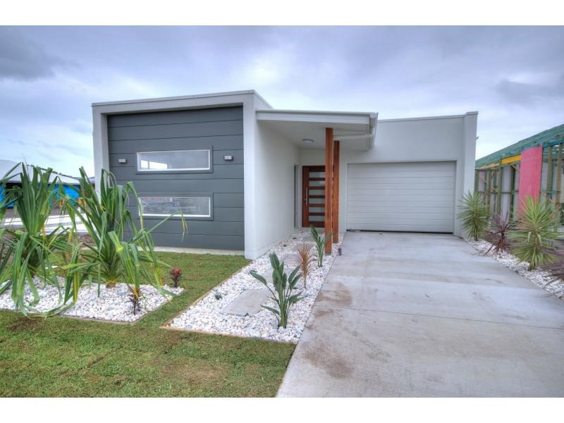 73 Foxtail Circuit, BRIGHTWATER, Mountain Creek QLD 4557
